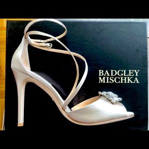 Badgley Mischka Satin pumps & crystals, champagne color